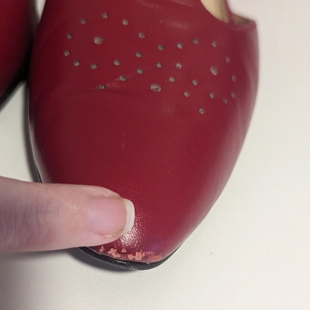 Vintage Talbots Red Leather T-Strap Kitten Heels - Picture 16 of 16